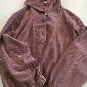 Light weight pullover